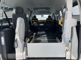車いす用固定装置4基です。