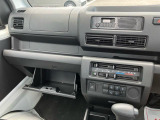 【グローブボックス】現在では車検証入れなどとして活用されることが多いですよ☆