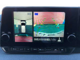 アラウンドビュ-モニタ-装備。上から見下ろしているような映像が表示されるので、車庫入れ時も安心です!