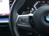 ドライバーが任意で設定した速度をベースに、先行車との車間距離を維持しながら自動で加減速を行い高速走行をサポート。車両停止や再加速も自動で行います