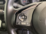 ステアリングにオーディオ操作スイッチが付いています。オーディオ画面に直接タッチしなくても操作が出来ますので、運転に集中できます。