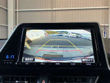 バックガイドモニターで、後方を確認しながら安心して駐車することができます。運転初心者も熟練者も必須の機能ですよ!