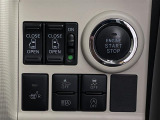 気になる車はすぐにお問い合わせください!画面右側の0066から始まる無料ダイヤルからお問い合わせ下さい!専門スタッフがお車のご質問にお答えいたします!