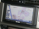 【7インチ】目的地を設定すれば、初めての場所でも簡単に行くことが出来ます。(音楽だって聴けちゃいます。)今や欠かせないアイテムですね。カーナビと共に楽しいカーライフを送って下さい!