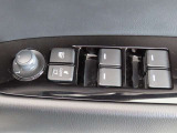 運転席のパワーウインドースイッチ部です。よく触れる場所だからこそ、使用状態があらわれますよね。ぜひこうした所もチェックしてください。