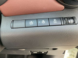 運転席回りのスイッチ類です。ハンドルヒーター付いてます♪