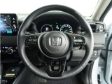 【Honda SENSING】 カメラ等装置で精度の高い検知能力を発揮、安全運転を支援します。ステアリング上のコントローラーに注目!