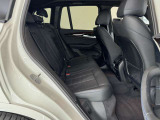 ご納車前に、リア3面にプライバシーフィルムの施行も可能です。荷物の盗難防止、UVカット等の効果があります。プロが選ぶ高耐久、高品質なフィルムは種類も豊富で仕上がりも非常に綺麗です。