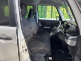 運転席シート廻りは使用感も少なく、良好な状態となっています。丁寧に使われていたことがよくわかりますね。