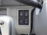 運転席シートヒーターも装備です。