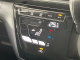 【オートエアコン】一度お好みの温度に設定すれば、車内の温度を検知し風量や温度を自動で調整。暑い…寒い…と何度もスイッチ操作をする必要はありません。快適な車内空間には必須の機能ですね♪