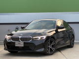 【BMWの伝統】BMWのお車は、“駆け抜ける歓び”を意識し、走行の安定性とコーナリングの良さを追求し、思い通りにハンドルの操作可能です。