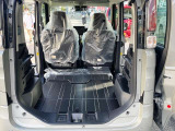 リヤシートを倒せばご覧の通り!沢山の荷物を積むことが出来ます♪