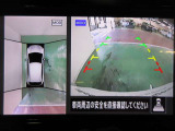 アラウンドビューモニターで車庫入れも空から見ている様に駐車できラクラクです。