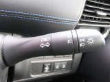 アダプティブLEDヘッドライトシステムは、照射パターンを変化させて対向車や先行車が眩しくならないようにハイビームをキープすることで、良好な視界を確保します。もちろんインテリジェントオートライトも搭載。