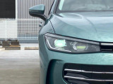 先進のIQ.LIGHT搭載 22個のLEDライトが前方の道路状況を検知し照射エリアを最大限に確保
