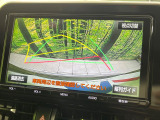 【バックカメラ】駐車時に後方がリアルタイム映像で確認できます。大型商業施設や立体駐車場での駐車時や、夜間のバック時に大活躍!運転スキルに関わらず、今や必須となった装備のひとつです!