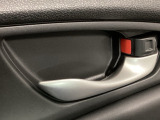 お客様に安全で快適なカーライフをお送りいただくために、中古車にも高いレベルの品質基準を設け、その基準に従って、全ての中古車について納車前整備を実施しています。