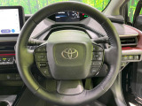 【純正革巻きステアリング】上質な革を使用することで、手にしっかり馴染みとても運転しやすいハンドルです♪