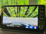 【バックカメラ】駐車時に後方がリアルタイム映像で確認できます。大型商業施設や立体駐車場での駐車時や、夜間のバック時に大活躍!運転スキルに関わらず、今や必須となった装備のひとつです!
