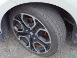 当社理想の中古車は値段の割に良質な物件です。金額が安くて当然な修復歴有の車や走行の多い車・金額は安いけれど諸費用が当社の数倍以上するお店が存在しますが当社は支払い総額で良質な物件を追求します。