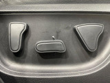 【パワーシート】スイッチ一つで簡単にシートの微調整が可能!電動だから力もいりません!快適なシートポジションにセットして、快適なドライブをお楽しみください。