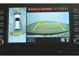 パノラミックビューモニター付きです。車両を上から見たような映像をディスプレイオーディオ画面に表示。運転席からの目視だけでは見にくい、車両周辺の状況をリアルタイムでしっかり確認できます。