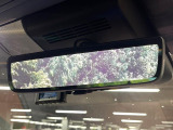 【デジタルインナーミラー】後席の大きな荷物や同乗者で後方が確認しづらい時でも安心!カメラが撮影した車両後方の映像をルームミラー内に表示。クリアな視界で状況の確認が可能です!