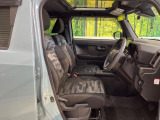 運転席シート廻りは使用感も少なく、良好な状態となっています。丁寧に使われていたことがよくわかりますね。