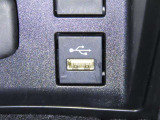 USB端子を装備しております。