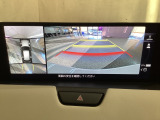 狭い場所での駐車やすれ違いなどでより的確な運転操作に役立つ360°ビューモニターが装備されています。