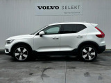 XC40T4Momentumのご案内でございます。