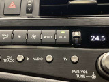 オートエアコンは温度を設定するだけで、自動で風量などを設定してくれます。運転しながら操作も必要ないので、安全性も向上します。