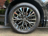 純正ブラックスパッタリング塗装19インチAW装備♪ 前後タイヤサイズ225/55R19 DUNLOP SP SPORT MAXX