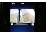 バックギアに入れて頂きますと、この様に後方が映し出されます!最終の確認はご自分の目と耳で必ず行ってください!安全第一で♪