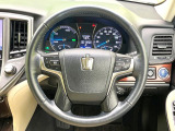 【純正革巻きステアリング】上質な革を使用することで、手にしっかり馴染みとても運転しやすいハンドルです♪