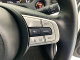 ハンドルにHondaセンシング系のクルーズコントロールやレーンキープアシストなどの操作スイッチが装備されています。ハンドルから手を離さず安全に操作できます。