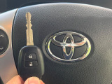 【キーレス】少し離れた場所からでもボタン一つでドアの開錠・施錠ができるのでとっても便利!ドアの鍵穴周りに傷をつけることもありません♪