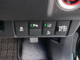 パーキングセンサーも装備してるので安心です♪