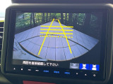 【バックカメラ】駐車時に後方がリアルタイム映像で確認できます。大型商業施設や立体駐車場での駐車時や、夜間のバック時に大活躍!運転スキルに関わらず、今や必須となった装備のひとつです!