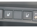 運転席と助手席にシートヒーターが付いています。
