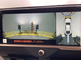 フロントカメラは運転席よりも前の視界を確保することで事前に危険を予知し、事故や衝突を防ぎます。