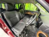 運転席シート廻りは使用感も少なく、良好な状態となっています。丁寧に使われていたことがよくわかりますね。