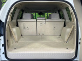 後席を格納すると、これだけの広さが!シーンに合わせたシートアレンジで、大きな荷物も積むことが出来ます♪