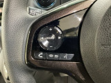 ステアリングスイッチがついていますので、オーディオのチャンネル変更、ボリューム、ジャンル変更が操作可能です。ハンドルから手を離さず安全に操作できます。