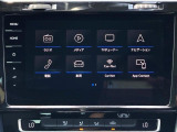 タッチ&スワイプ式のディスプレイ。各種アイコン等も大き目で見やすく、スマートフォン感覚で直感的な操作が可能です。手をかざして操作するジェスチャーコントロール機能も搭載。