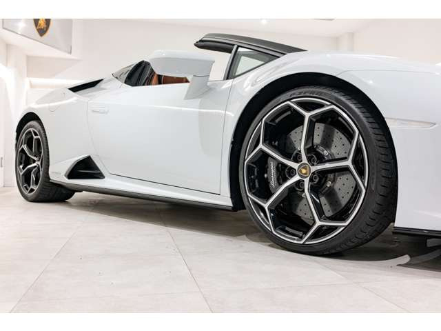 ランボルギーニ ウラカンスパイダー EVO (LDF) 4WD の中古車詳細