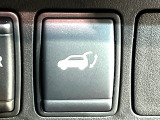 【パワーバックドア】スマートキーや運転席のボタンを押すだけでリアゲートが自動で開閉します!荷物を持っている時や、高い位置にあるバックドアを閉める際に便利な機能です♪