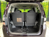 普段のお買い物や通勤、送迎等に十分な荷室スペースを確保しております。セカンドシートを倒すと、大きな荷物の積載も可能です♪
