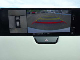 【360°ビューモニター】お車の死角になる部分、いわゆる前方、左右、後方をカメラで疑似的に上から見下ろす格好でモニターに映します☆これで安心して運転に集中できますね☆